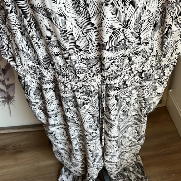NWT Banana Republic palm leaf jumpsuit - Picture 4 of 14